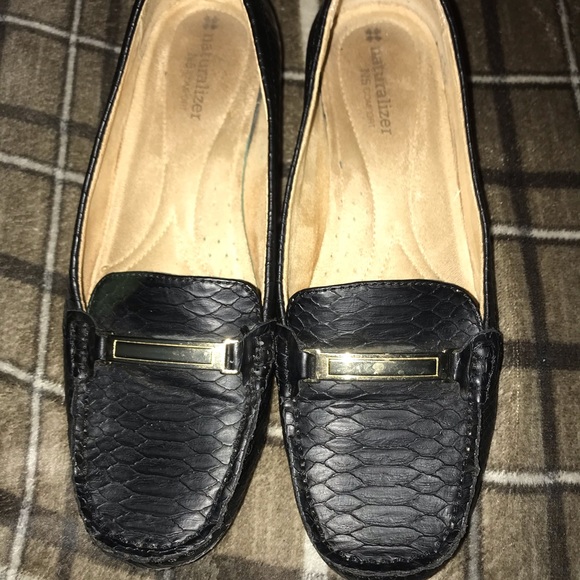 NATURALIZER Womens Beige Notched Comfort Tasseled Marco Round Toe Slip On Loafers Shoes M
